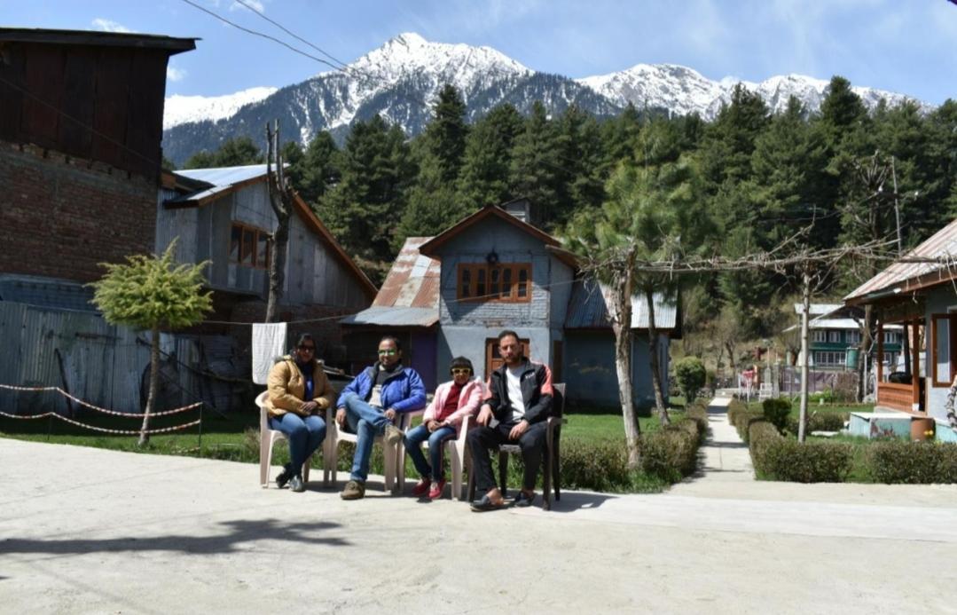 New Relax Inn, Pahalgam, 2 Km From Lidder Valley Екстериор снимка