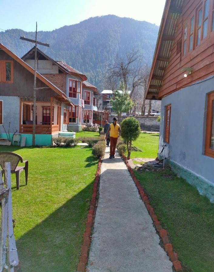 New Relax Inn, Pahalgam, 2 Km From Lidder Valley Екстериор снимка