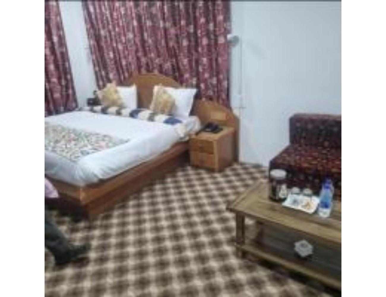 New Relax Inn, Pahalgam, 2 Km From Lidder Valley Екстериор снимка
