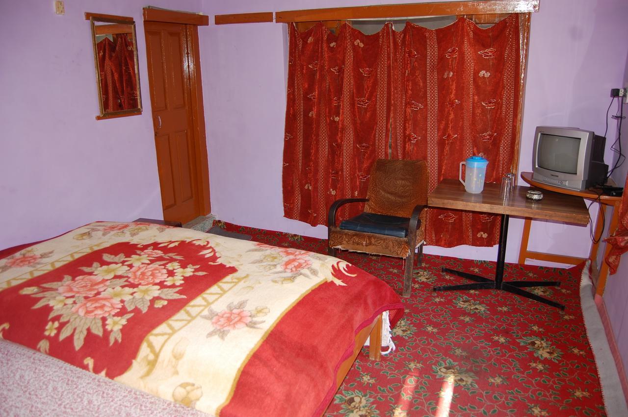 New Relax Inn, Pahalgam, 2 Km From Lidder Valley Екстериор снимка