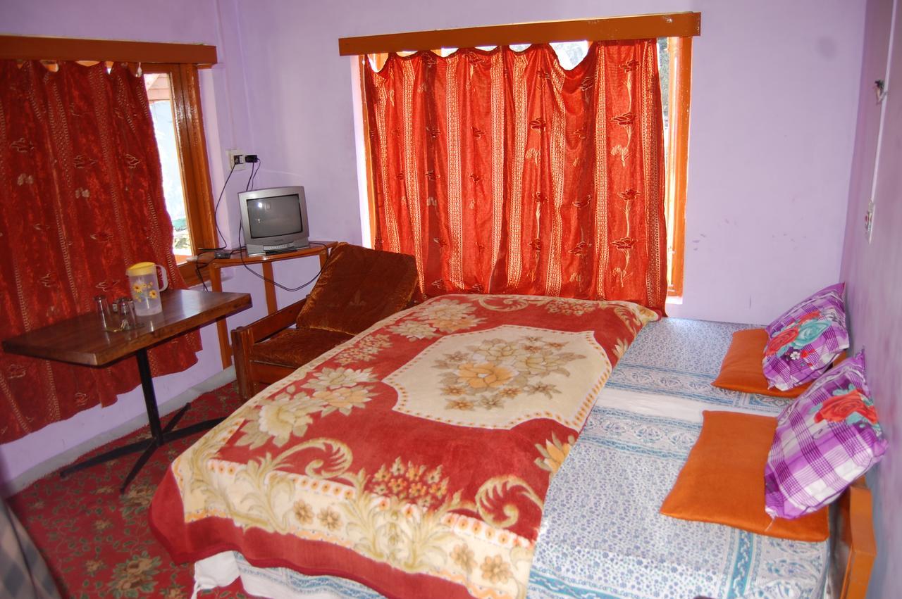 New Relax Inn, Pahalgam, 2 Km From Lidder Valley Екстериор снимка